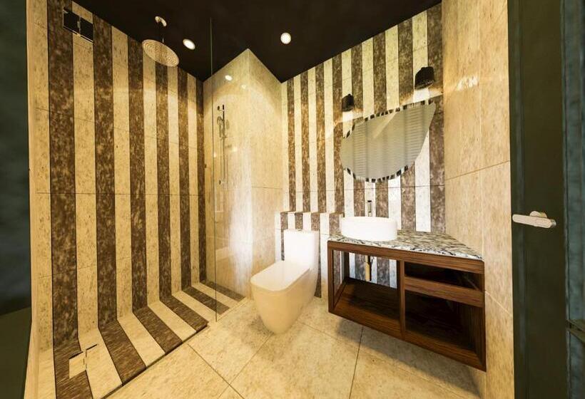 Номер Стандарт Трехместный, The Jesselton