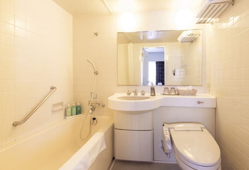 标准三人间, Yamagata Grand