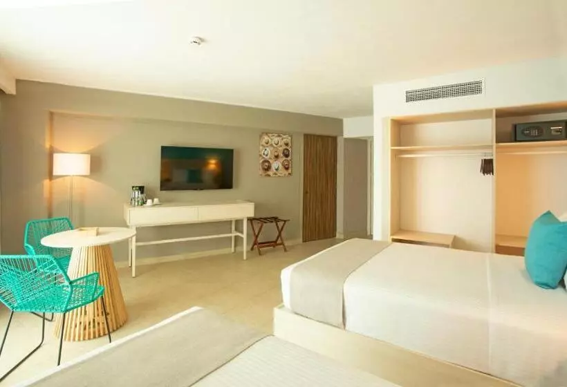 Comfort room with view, Amares Acapulco