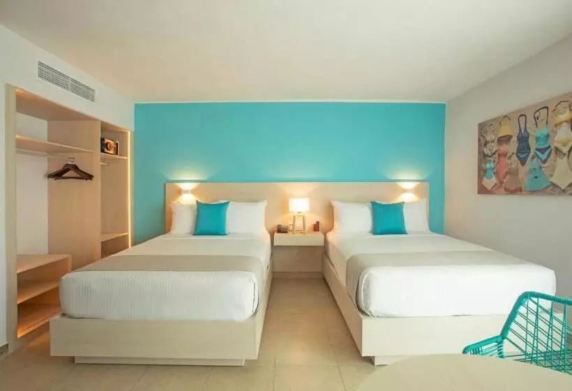 Comfort room with view, Amares Acapulco