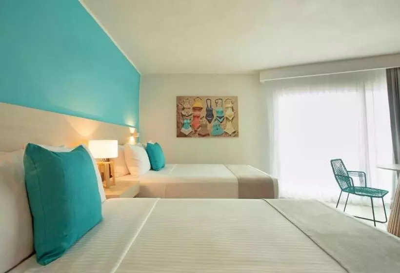 Comfort room with view, Amares Acapulco