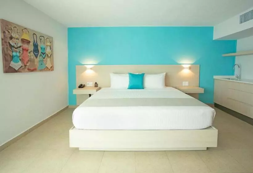 اتاق سوپریور با تخت بزرگ, Amares Acapulco