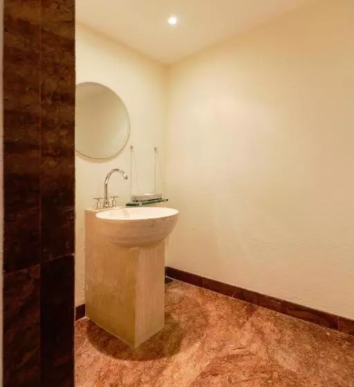 سوئیت مستر, Camino Real Polanco Mexico