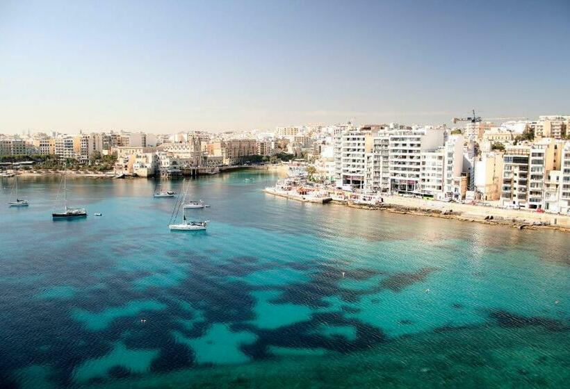 اتاق لوکس با چشم‌انداز دریا, Cavalieri Art