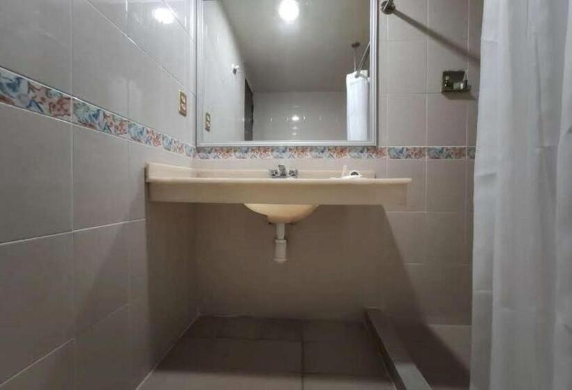 غرفة قياسية ثلاثية, Collection O Hotel Del Portal, Puebla