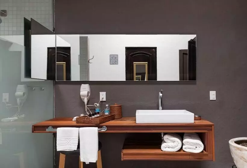 سوییت, Mesón De Santa Rosa Luxury