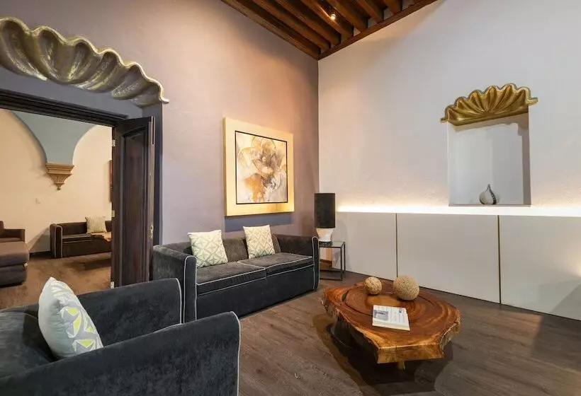 سوییت, Mesón De Santa Rosa Luxury