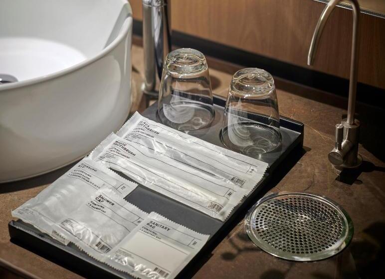 Club Room King Bed, Parkroyal Collection Kuala Lumpur