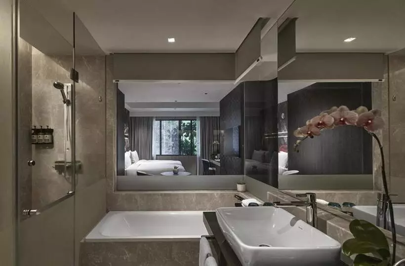 Club Room King Bed, Parkroyal Collection Kuala Lumpur
