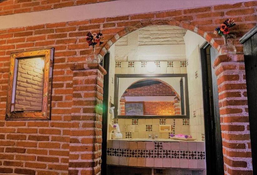 带大床的标准间, San Angelo