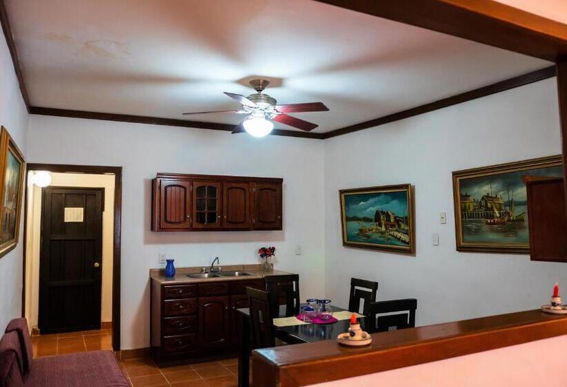 小型套房, San Angelo