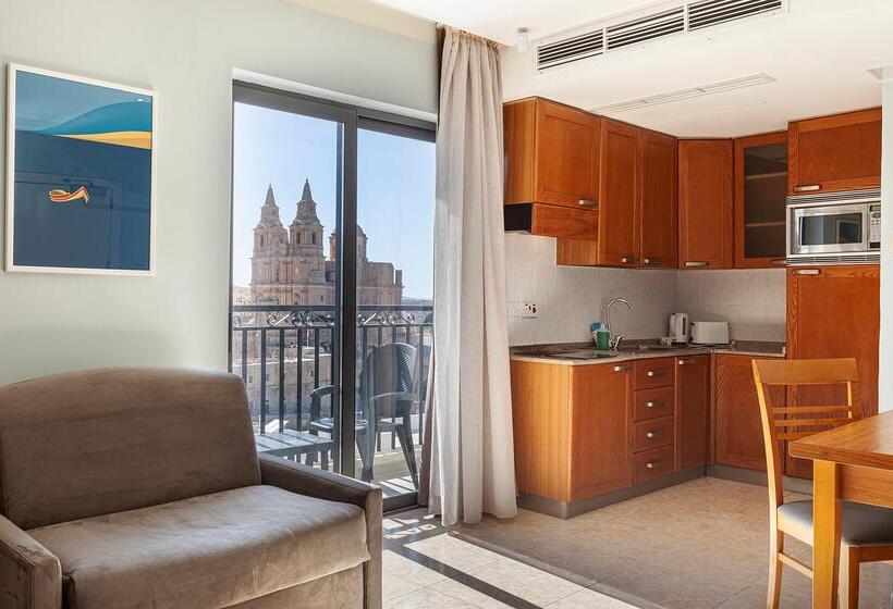 استودیوی استاندارد, Pergola Hotel & Spa