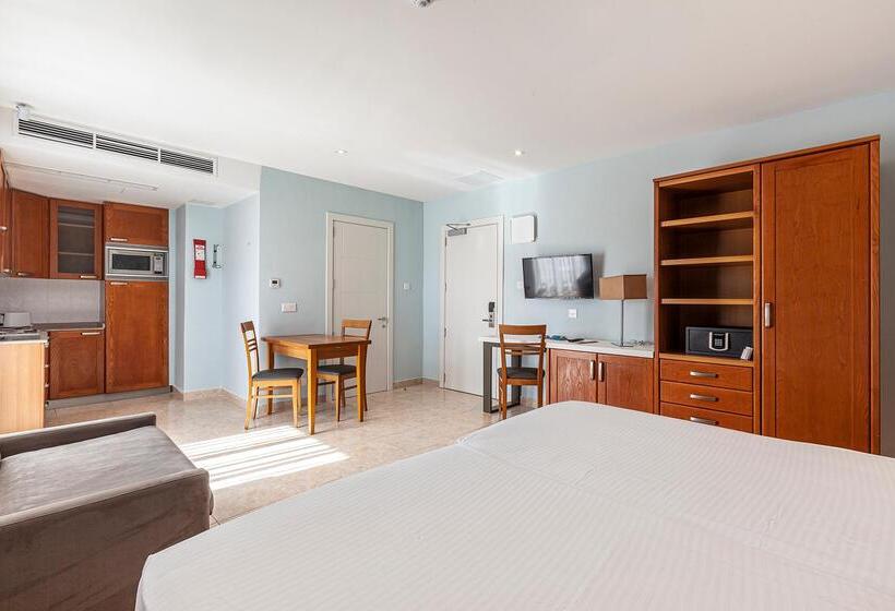 استودیوی استاندارد, Pergola Hotel & Spa