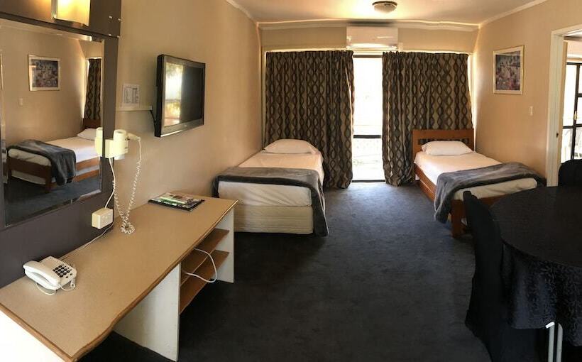 패밀리 스위트, Ascot Epsom Motel