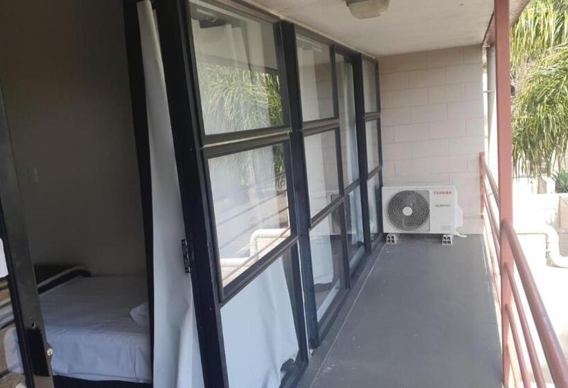 패밀리 스위트, Ascot Epsom Motel