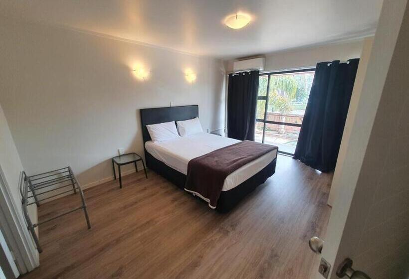 패밀리 스위트, Ascot Epsom Motel