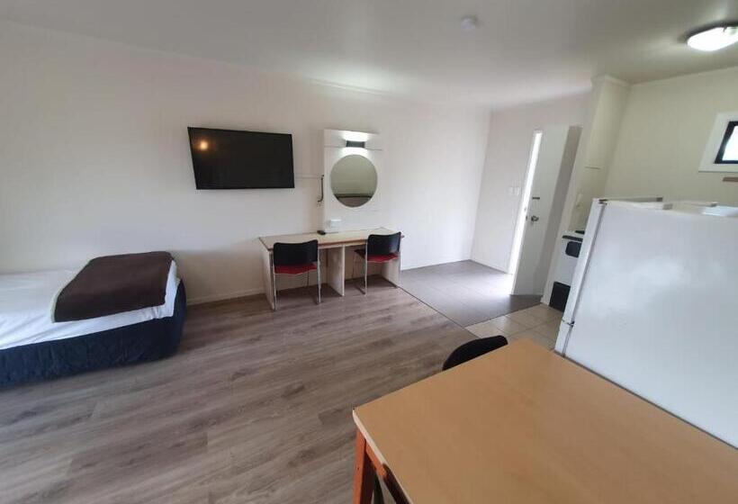 패밀리 스위트, Ascot Epsom Motel