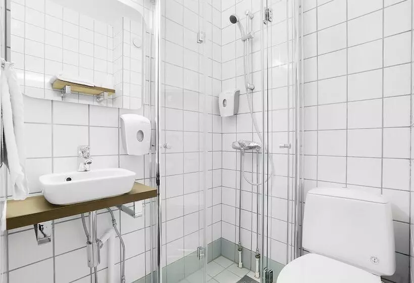 اتاق استاندارد یک نفره, Bardufoss Hotell