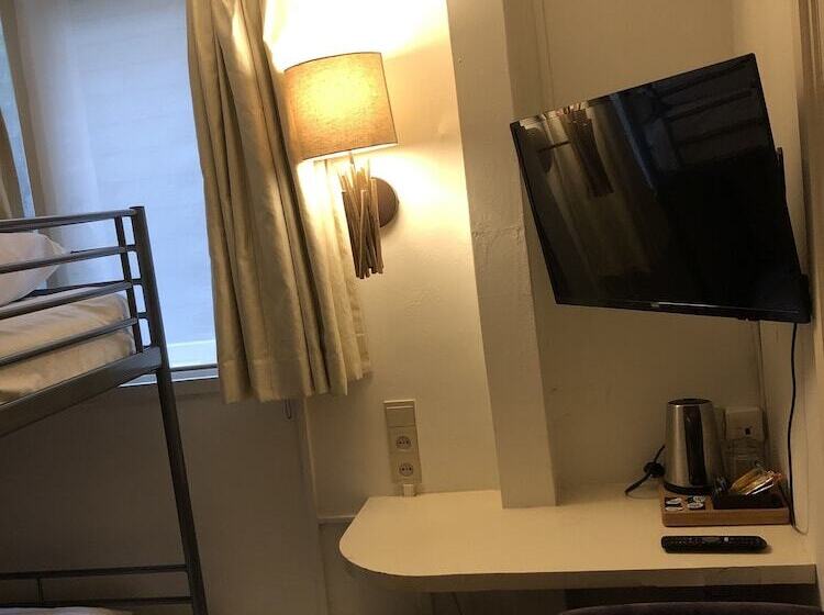 اتاق اکونومی, Amsterdam House