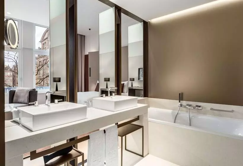 Premium room with view, Anantara Grand Krasnapolsky Amsterdam