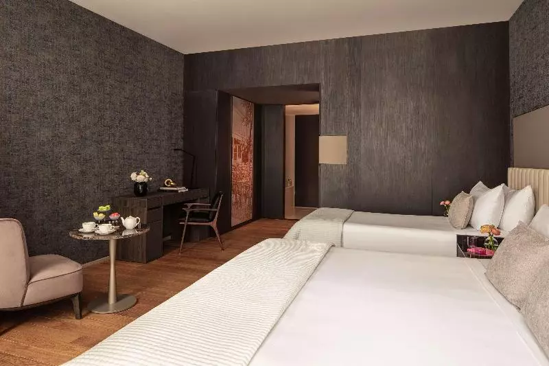 اتاق پریمیوم سه تخته, Anantara Grand Krasnapolsky Amsterdam