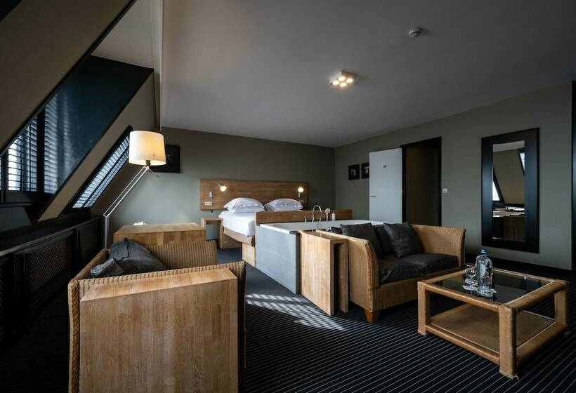 جناح, Catalonia Vondel Amsterdam