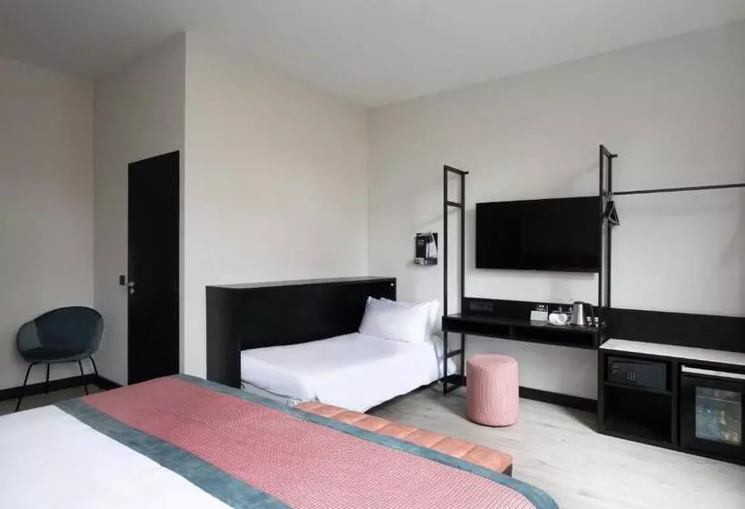 اتاق پریمیوم سه تخته, Catalonia Vondel Amsterdam
