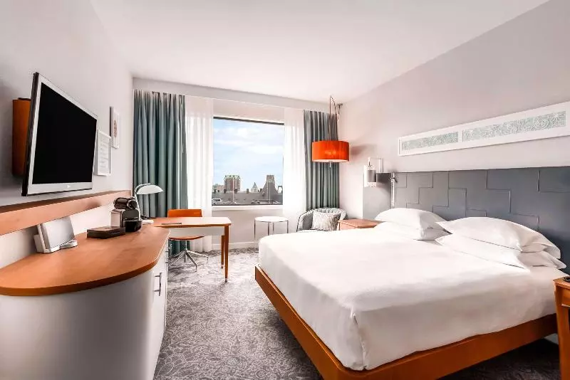 اتاق اجرایی با تخت بزرگ, Hilton Rotterdam