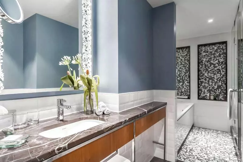 سوئیت جونیور با تخت بزرگ, Hilton Rotterdam