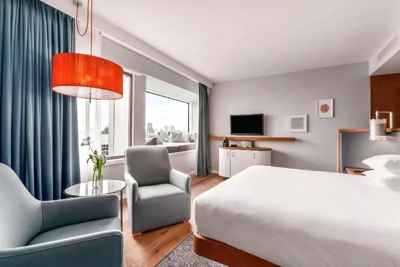 سوئیت جونیور با تخت بزرگ, Hilton Rotterdam