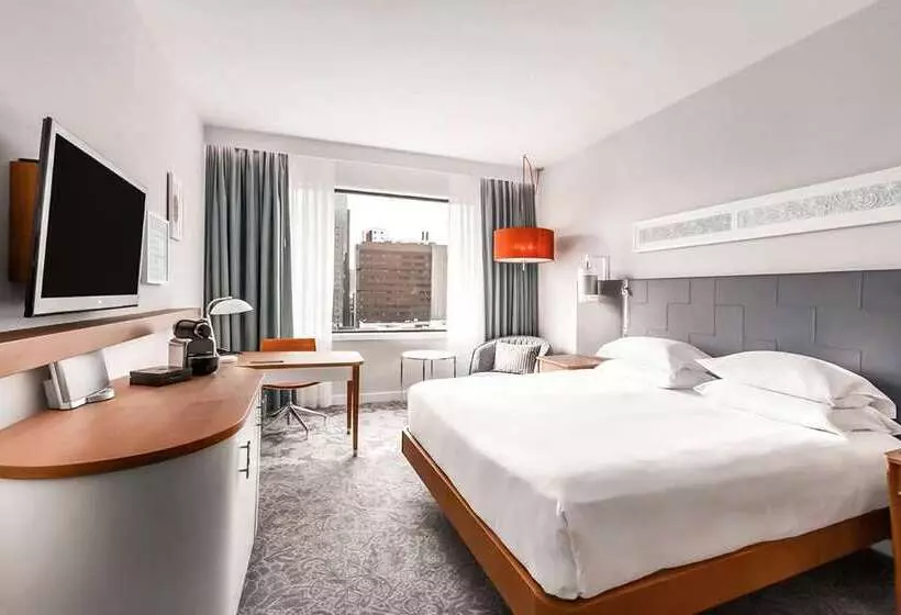 اتاق خانوادگی تودرتو, Hilton Rotterdam