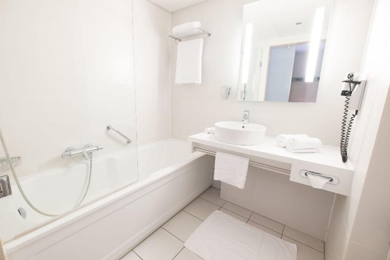 Номер Deluxe, Leonardo Hotel Breda City Center