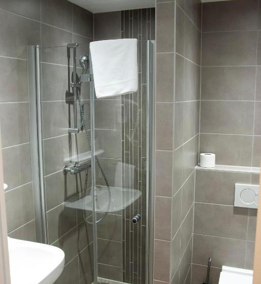 Comfort room with lake view, Spaander Bw Signature Collection