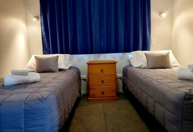 Апартаменты 2 Спальни, Academy Lodge Motel
