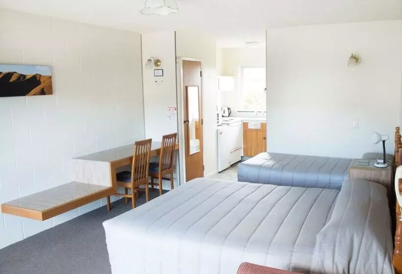 استودیوی استاندارد, Alpine Motel