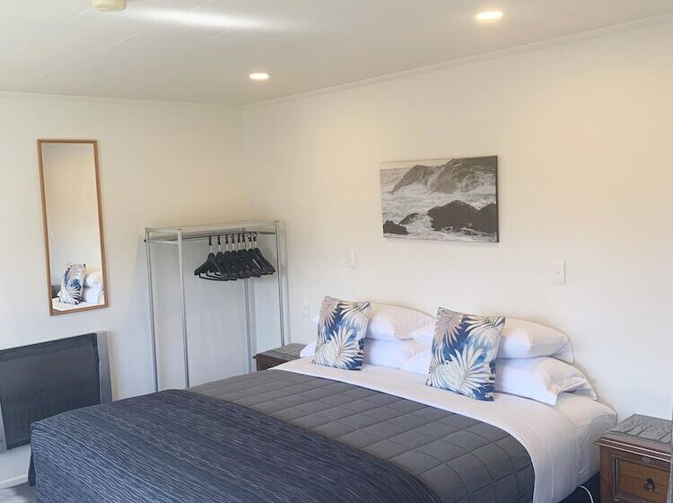 استودیوی استاندارد با تخت دوبل, Amber Court Motel