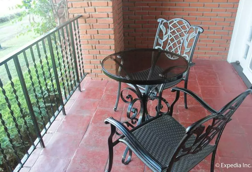اتاق استاندارد, Fort Ilocandia Resort Hotel