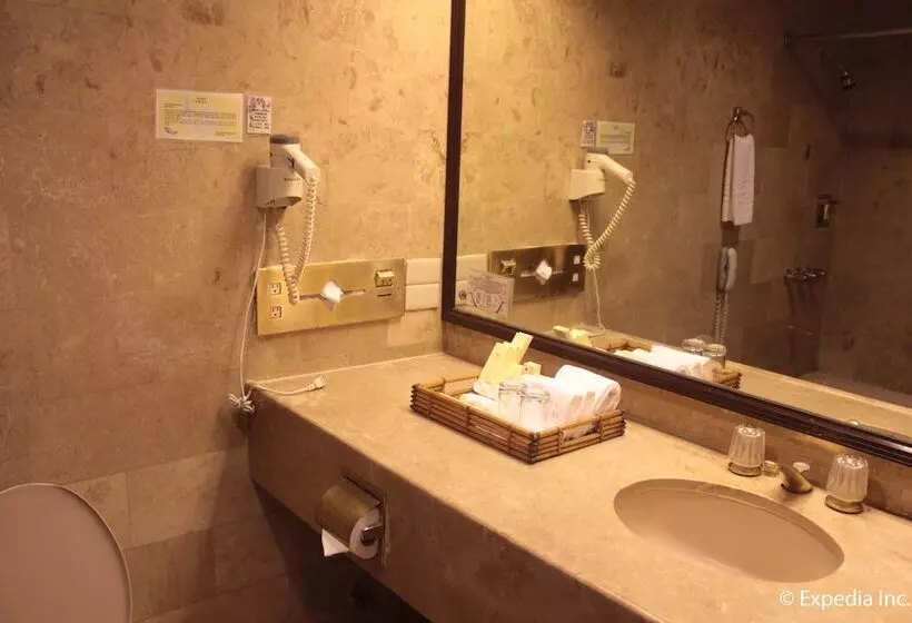 اتاق لوکس, Fort Ilocandia Resort Hotel