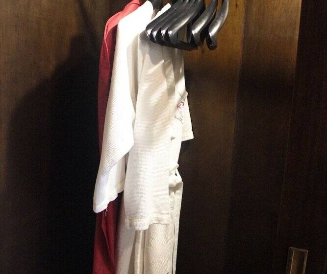 اتاق لوکس, Fort Ilocandia Resort Hotel