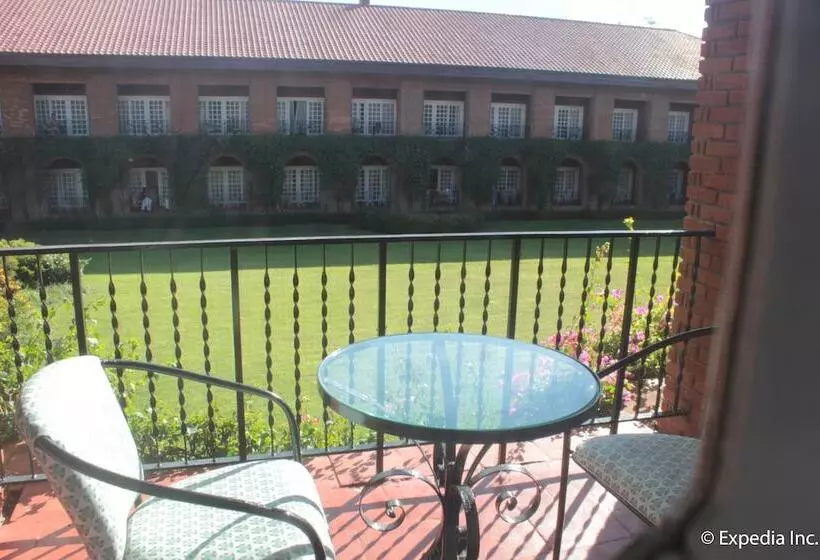اتاق لوکس, Fort Ilocandia Resort Hotel