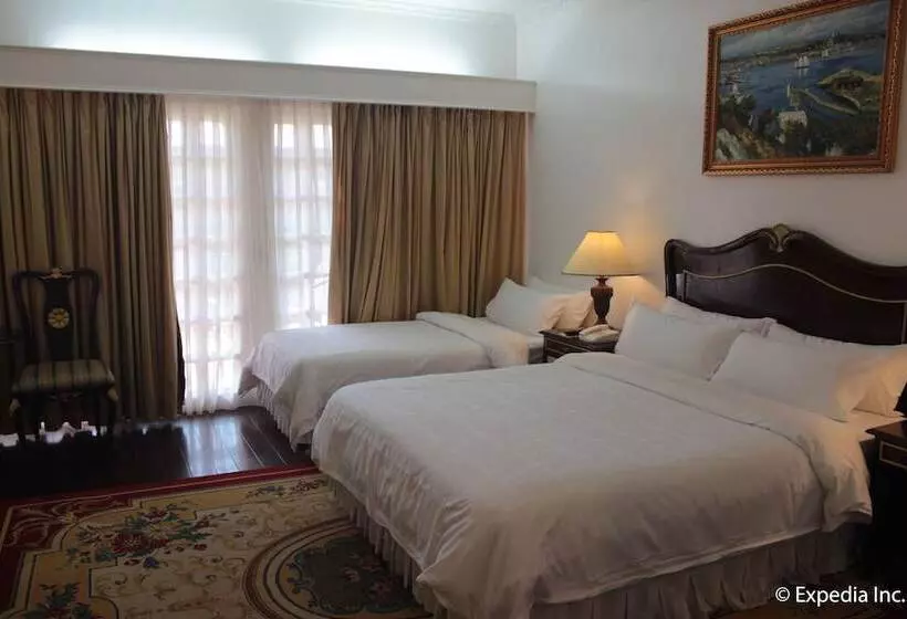 اتاق لوکس, Fort Ilocandia Resort Hotel