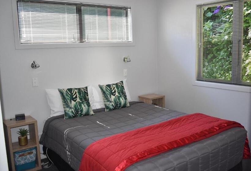 منزل غرفتين نوم, Coastal Motor Lodge