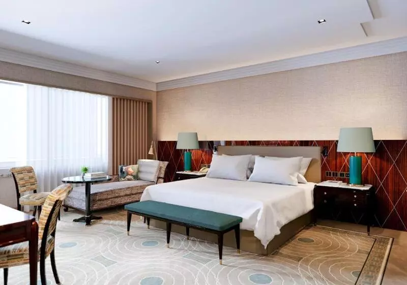 スーペリアールーム, Four Seasons Hotel Ritz Lisbon