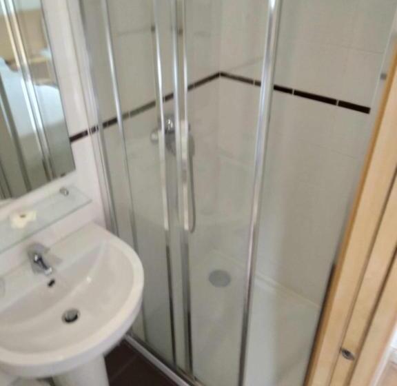 اتاق اکونومی, Internacional