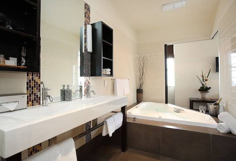 سوئیت با تخت بزرگ, Kelvin