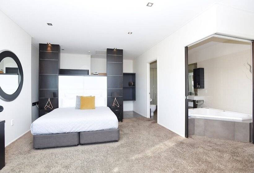 سوئیت با تخت بزرگ, Kelvin