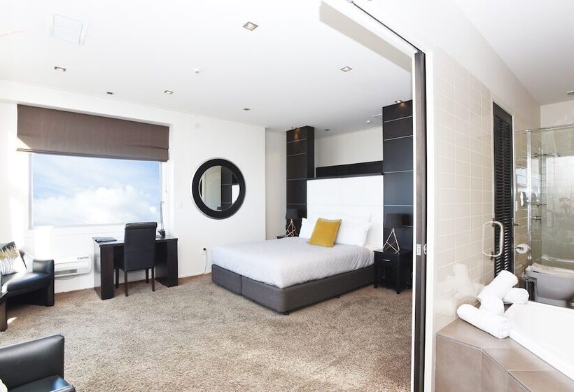 سوئیت با تخت بزرگ, Kelvin