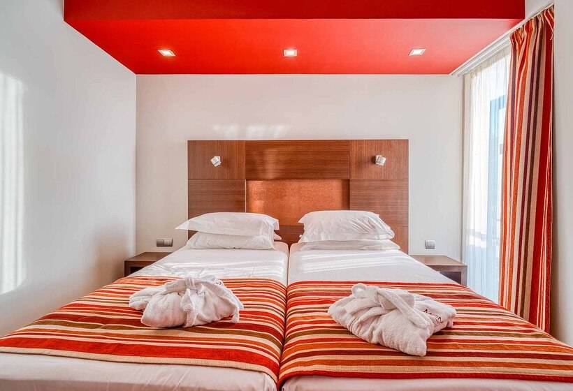 اتاق استاندارد با چشمانداز کوهستان, Muthu Raga Madeira