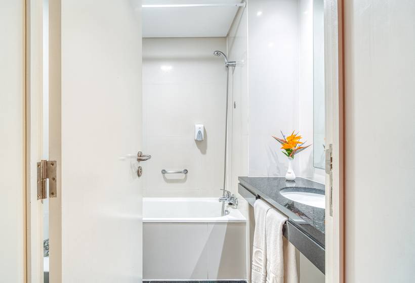 اتاق استاندارد با چشمانداز کوهستان, Muthu Raga Madeira