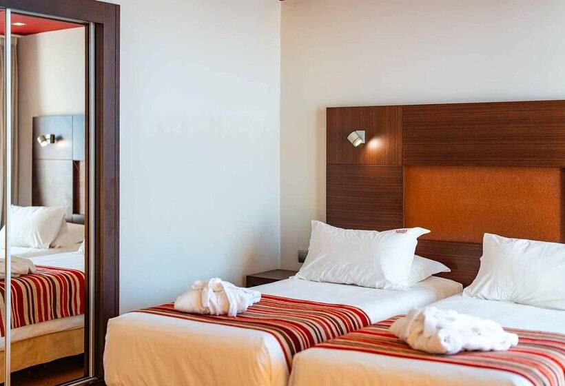 اتاق سوپریور با چشمانداز دریا, Muthu Raga Madeira